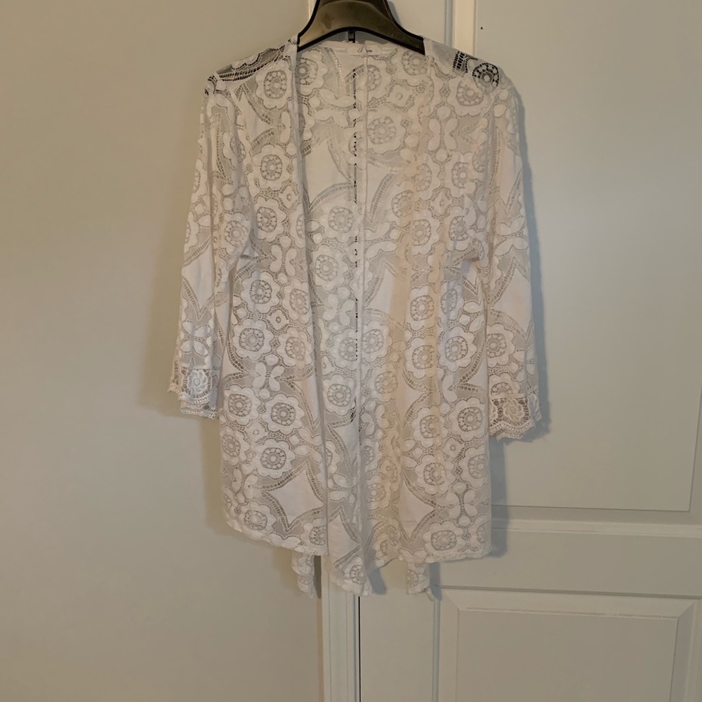 Maurices L/XL White Kimono